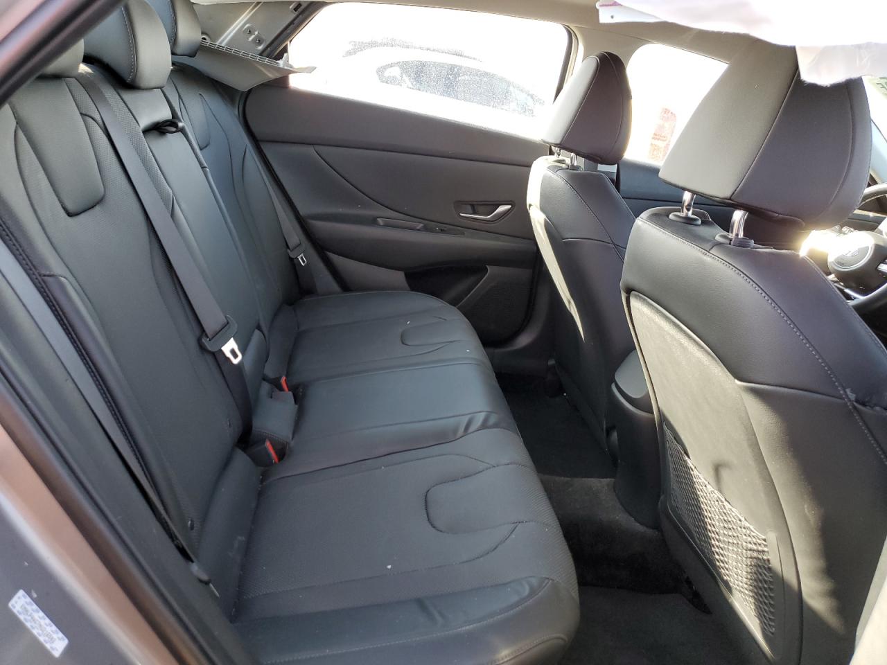 2022 Hyundai Elantra - Image 10