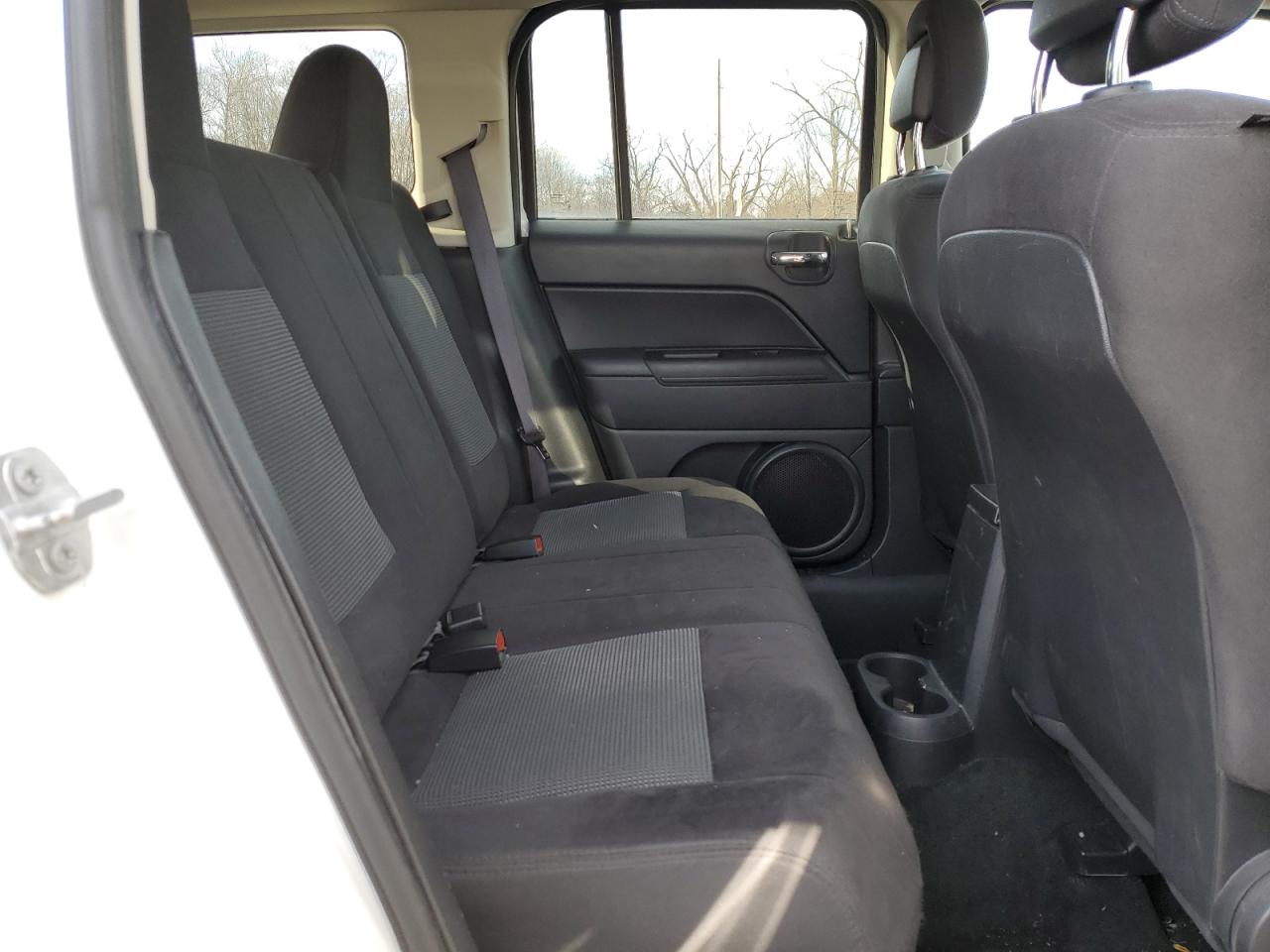2016 Jeep Liberty (Patriot) - Image 11