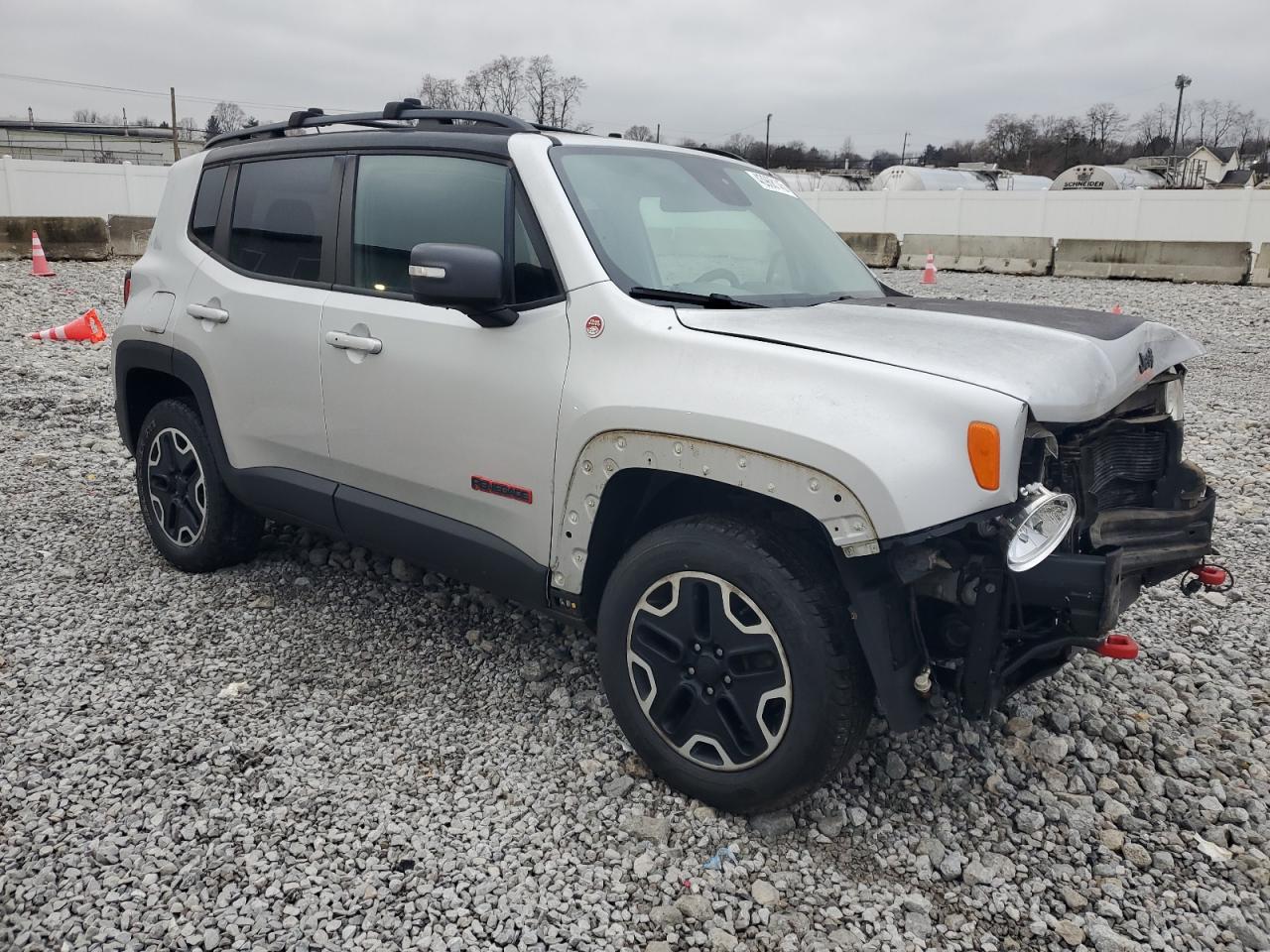 2016 Jeep Renegade - Image 4