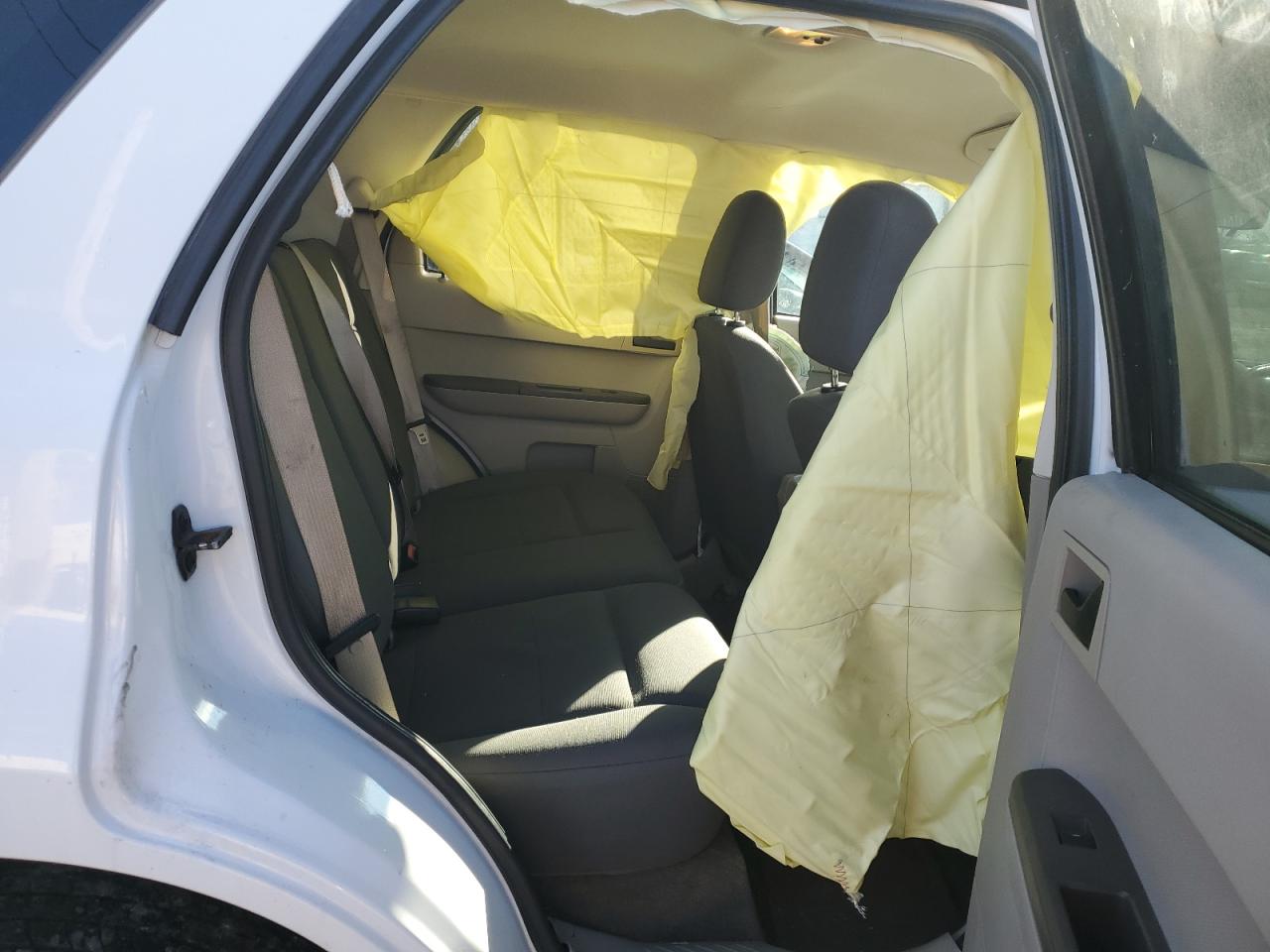 2008 Ford Escape - Image 11