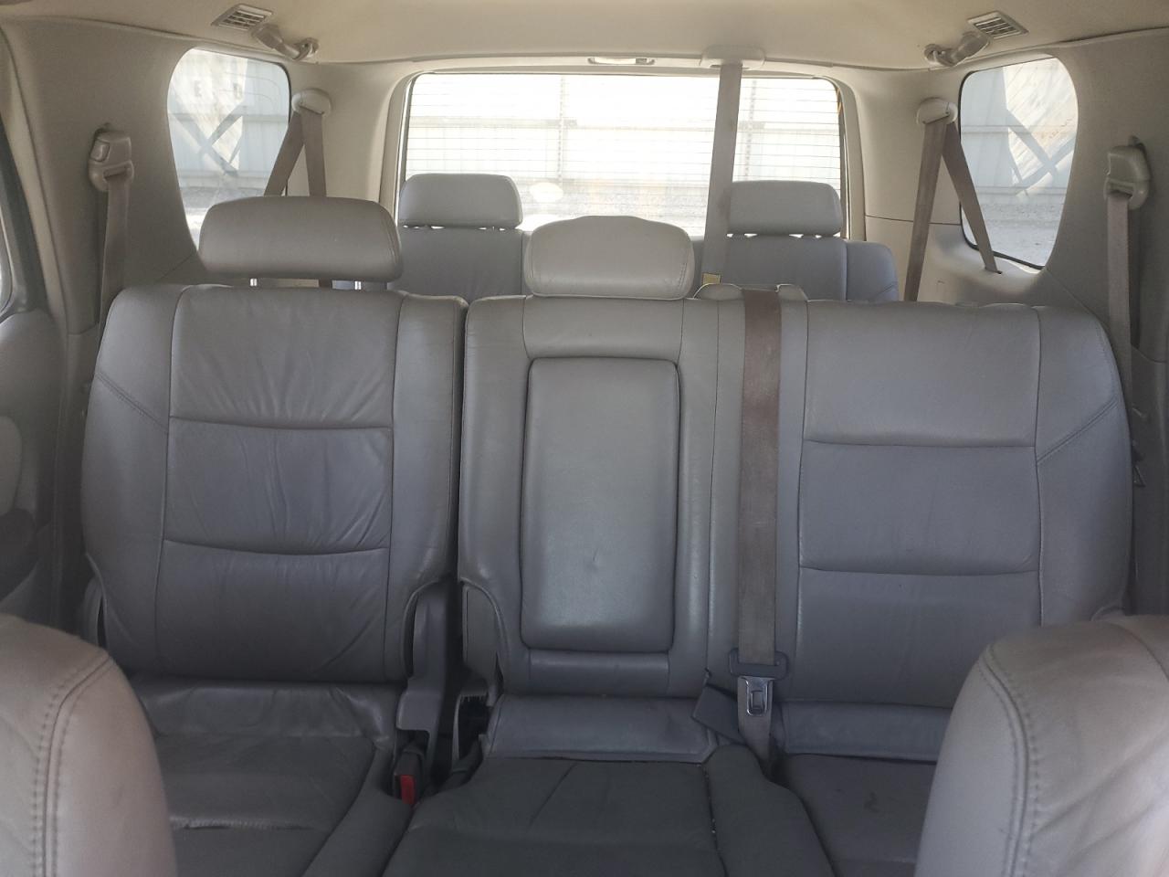 2002 Toyota Sequoia - Image 10
