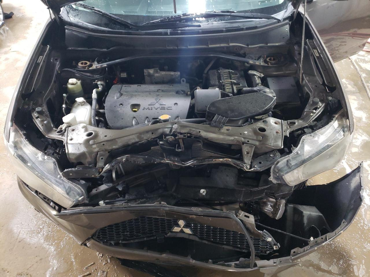 2010 Mitsubishi Outlander - Image 11