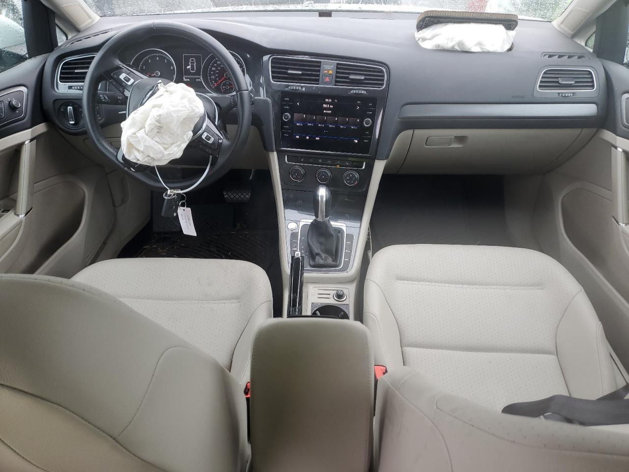 2019 Volkswagen Golf - Image 8