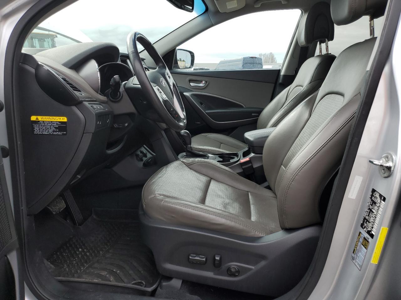 2016 Hyundai Santa Fe - Image 7