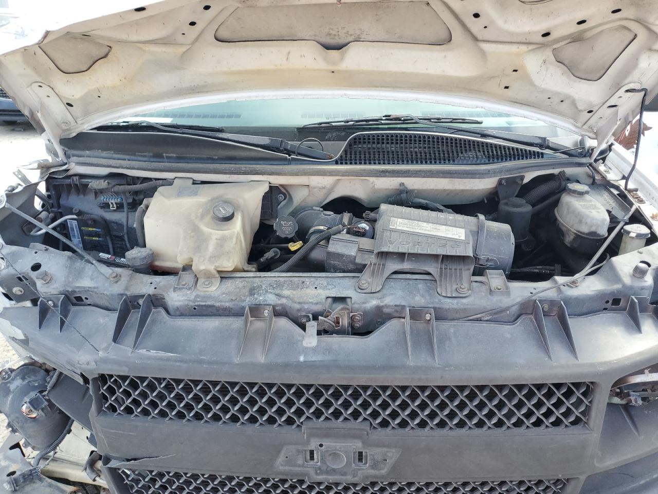 2006 Chevrolet Express - Image 12