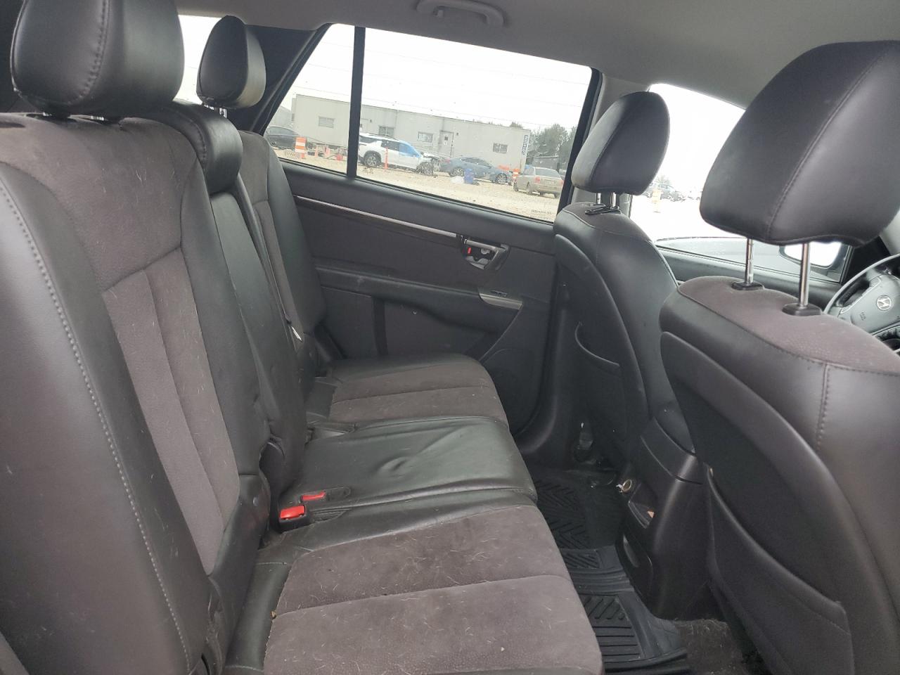 2011 Hyundai Santa Fe - Image 11