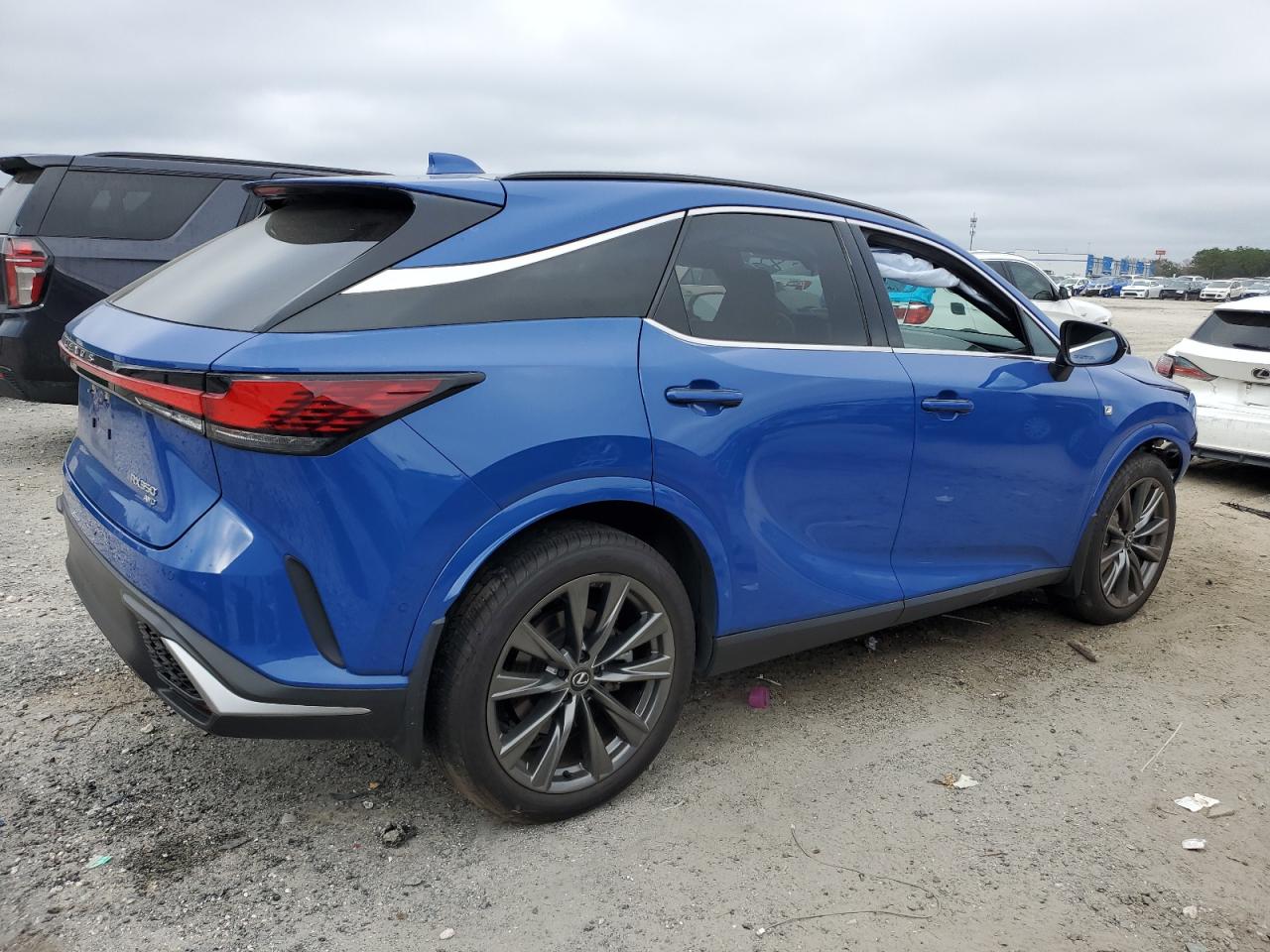 2023 Lexus RX - Image 3