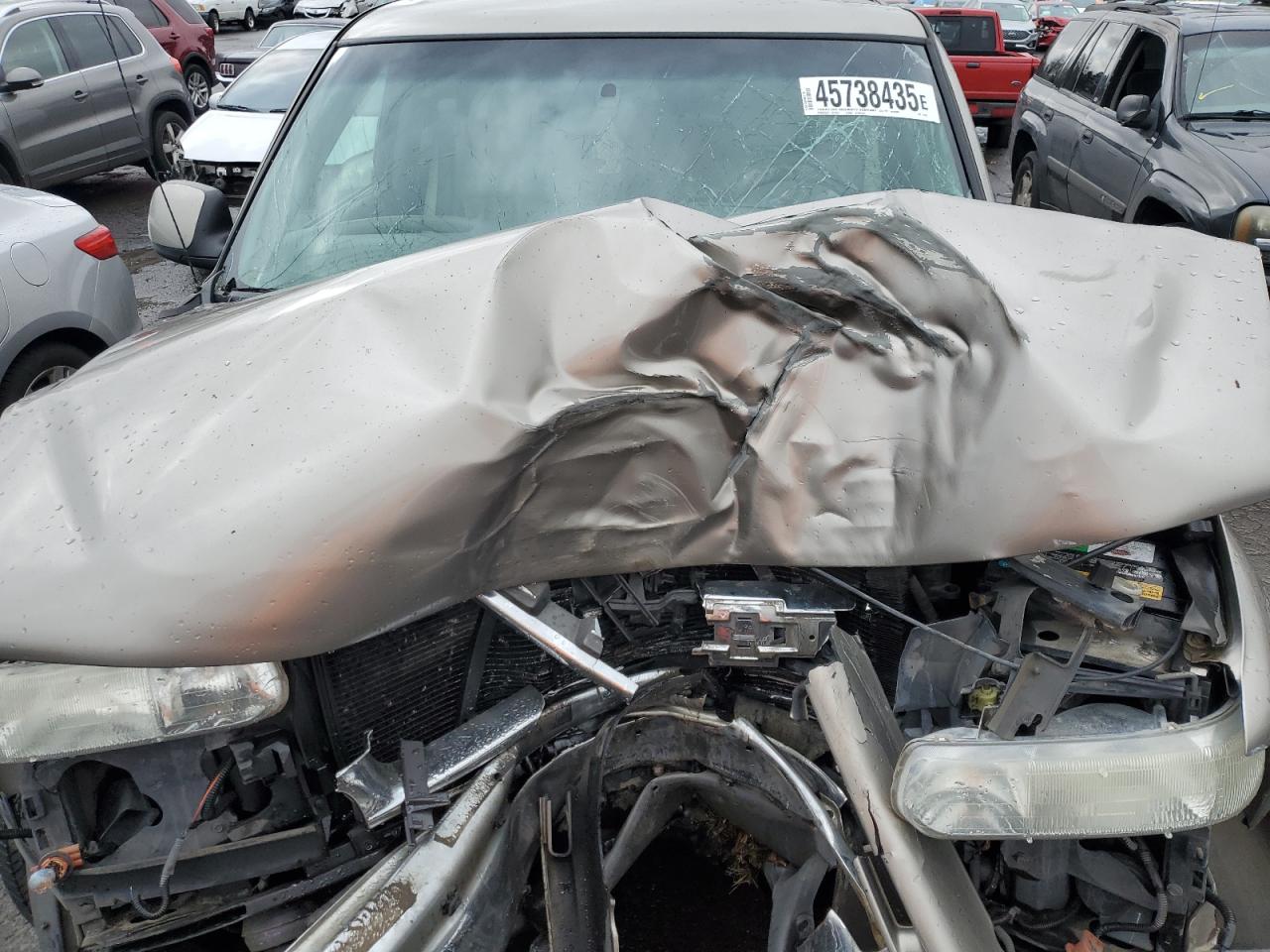 2001 Chevrolet Suburban - Image 12