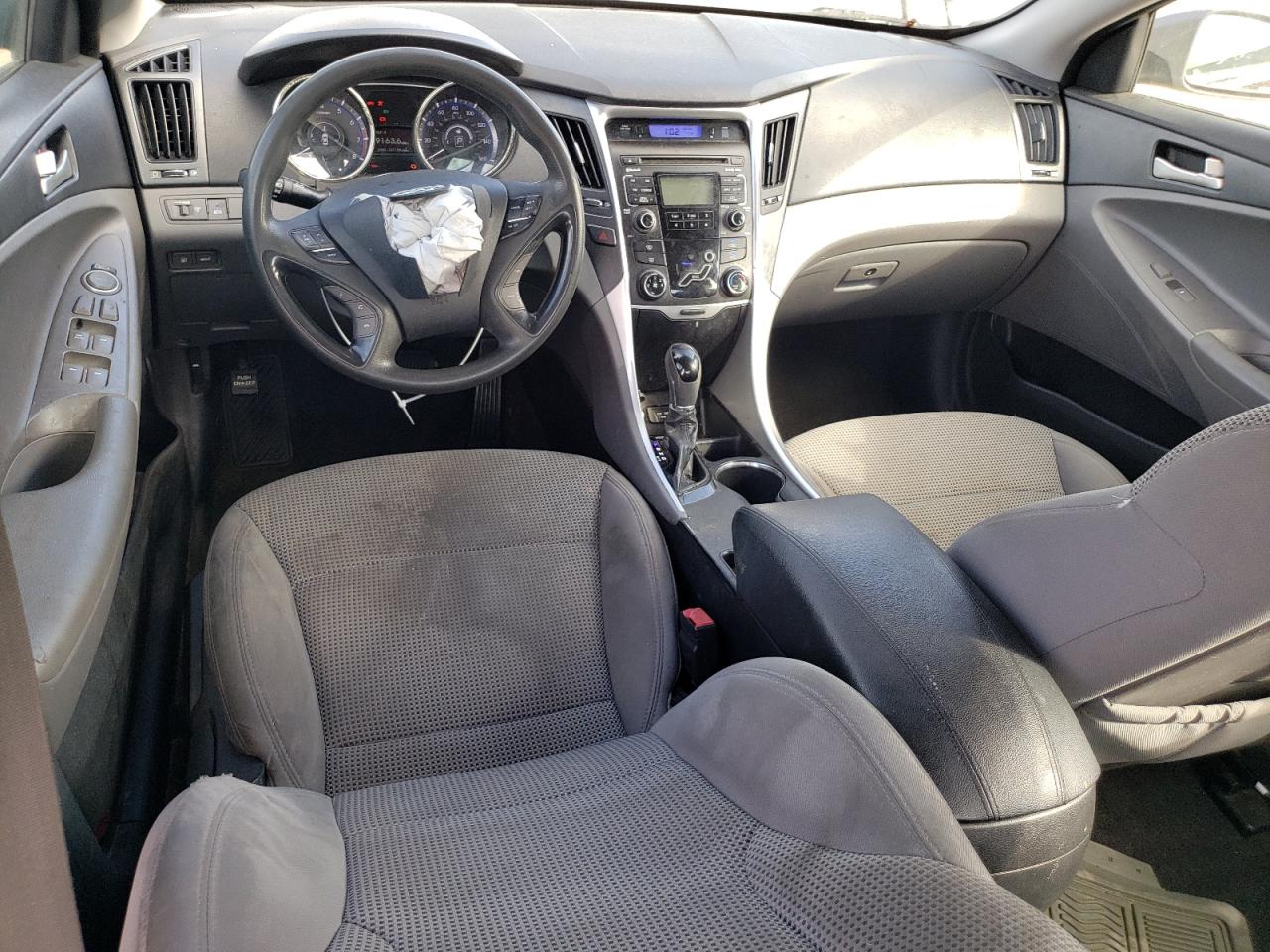 2011 Hyundai Sonata - Image 8