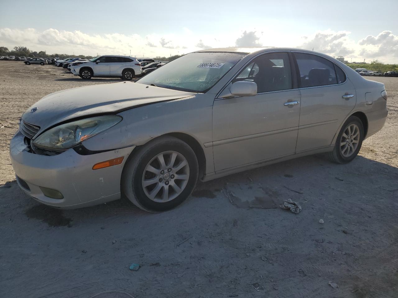 2004 Lexus ES - Image 1