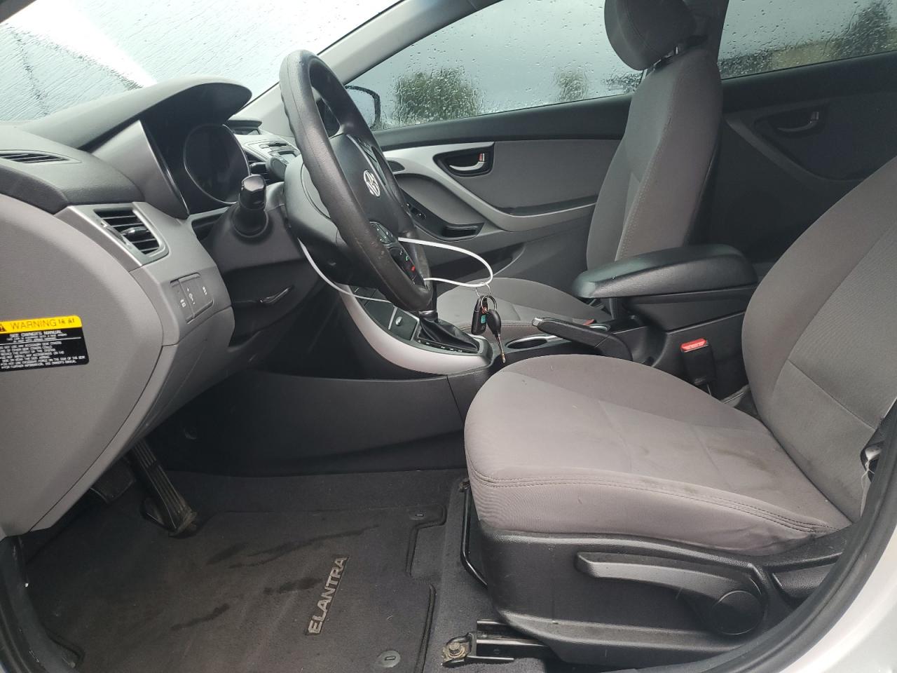 2015 Hyundai Elantra - Image 7