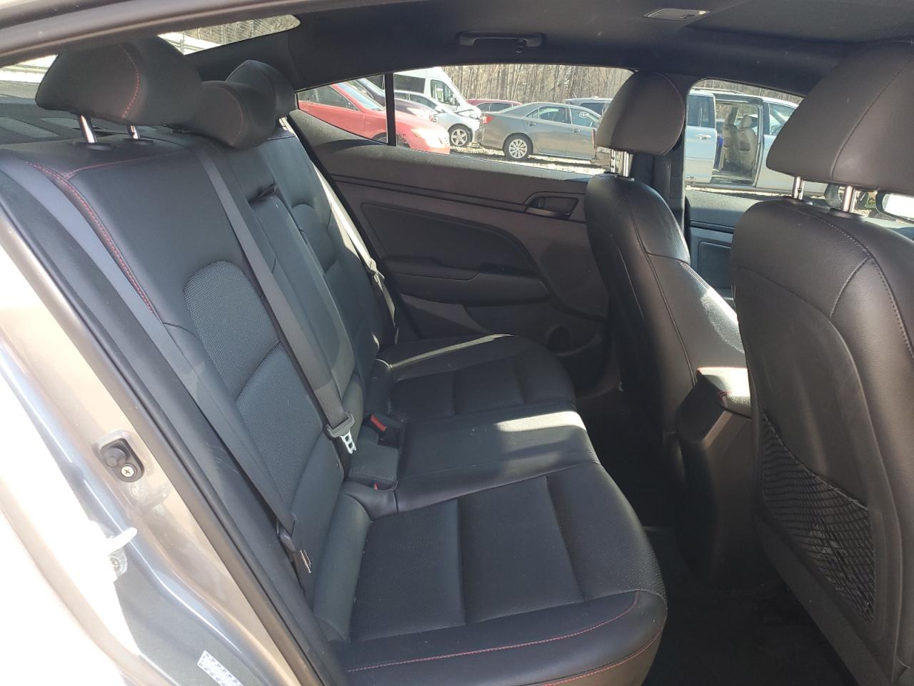2017 Hyundai Elantra - Image 10