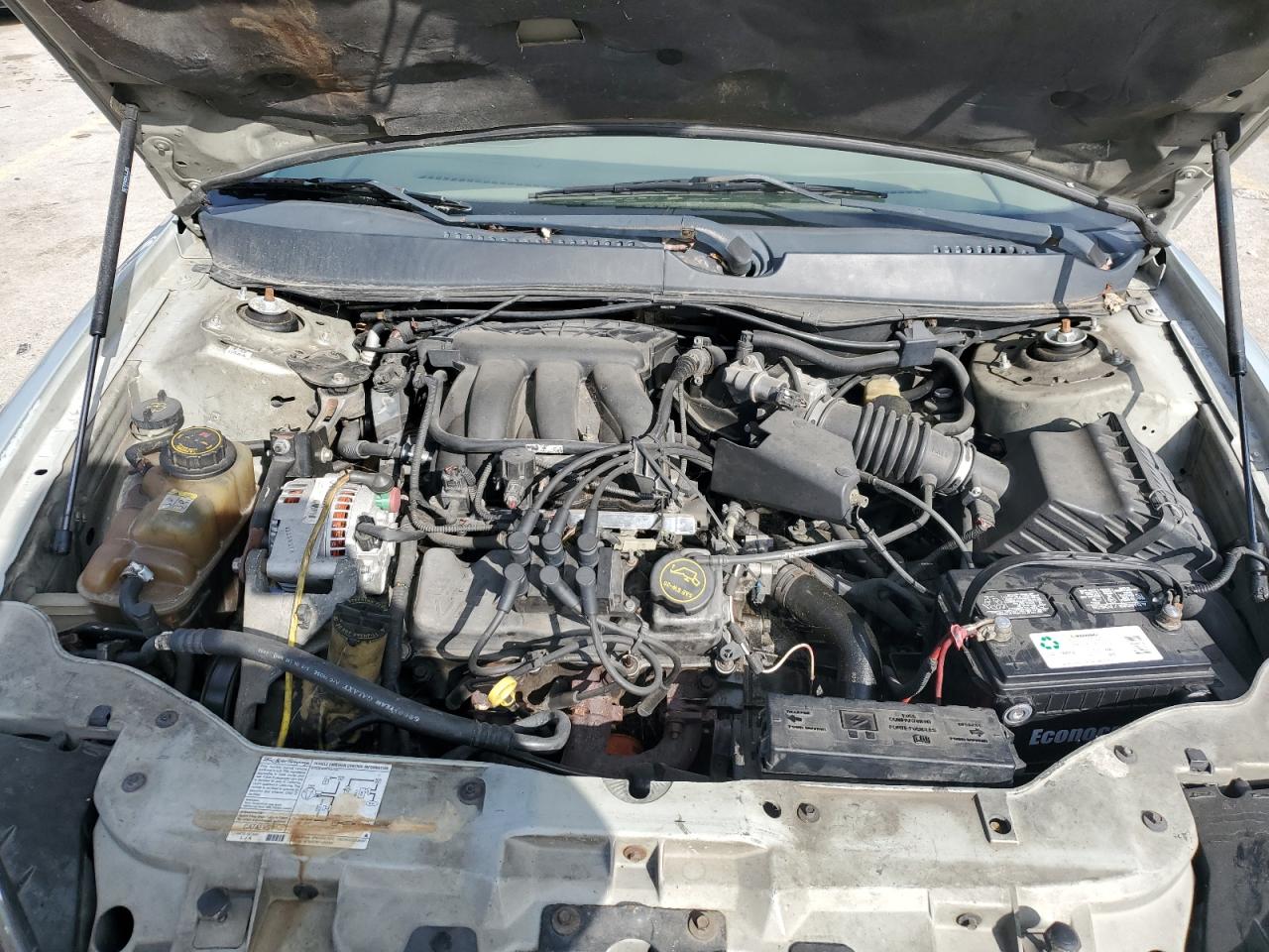 2004 Ford Taurus - Image 13