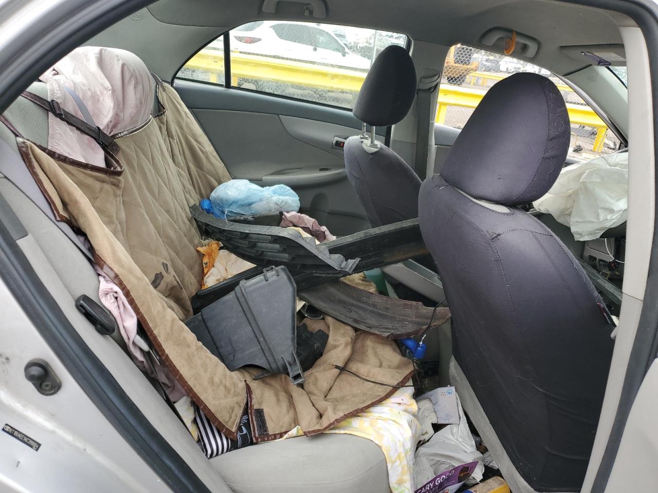 2010 Toyota Corolla - Image 10