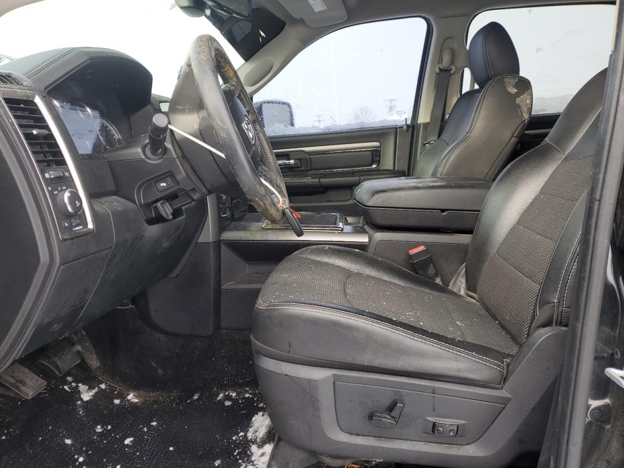 2015 RAM 1500 - Image 7