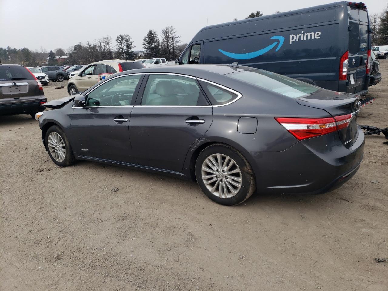 2013 Toyota Avalon - Image 2