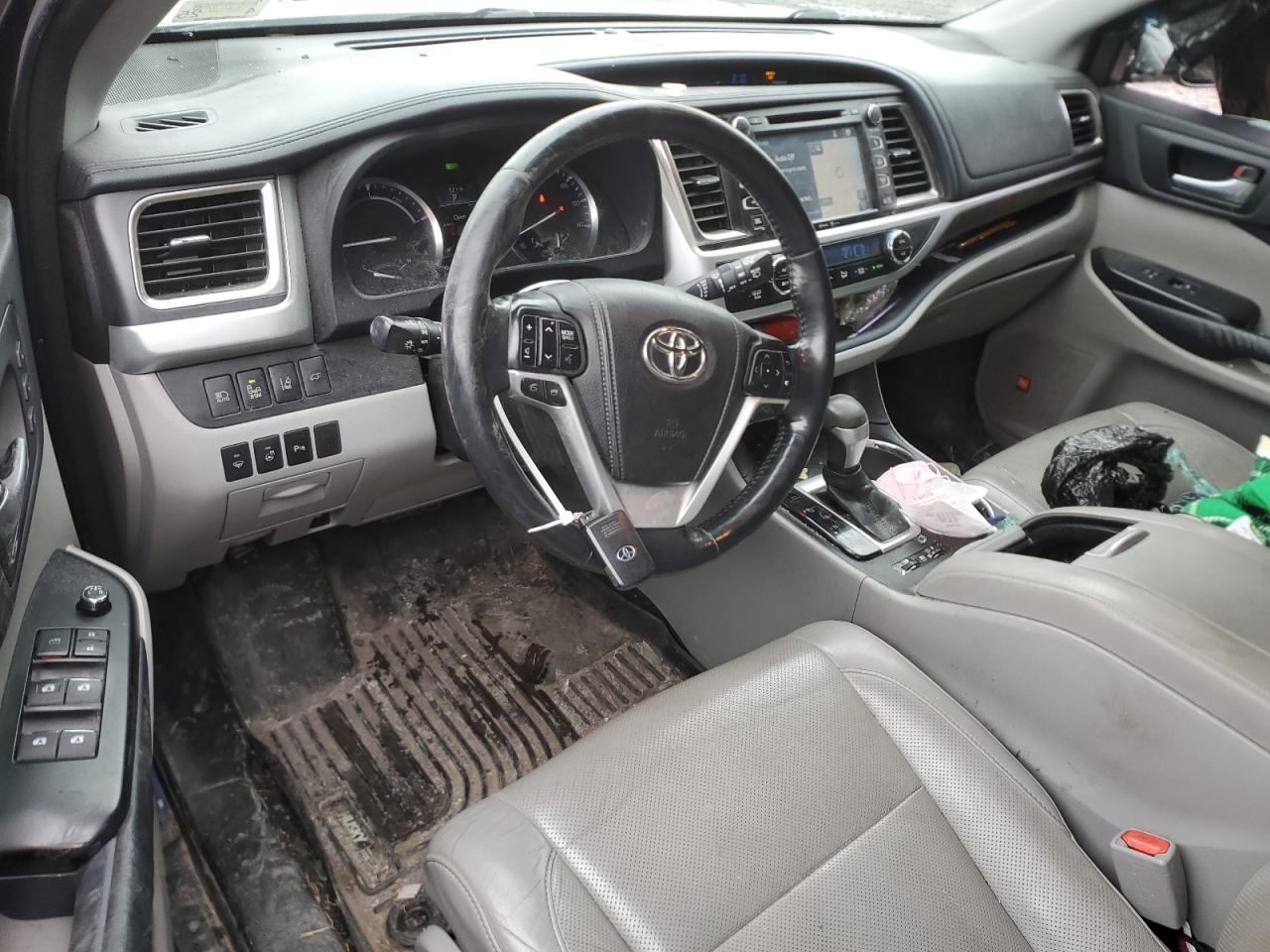 2014 Toyota Highlander - Image 8
