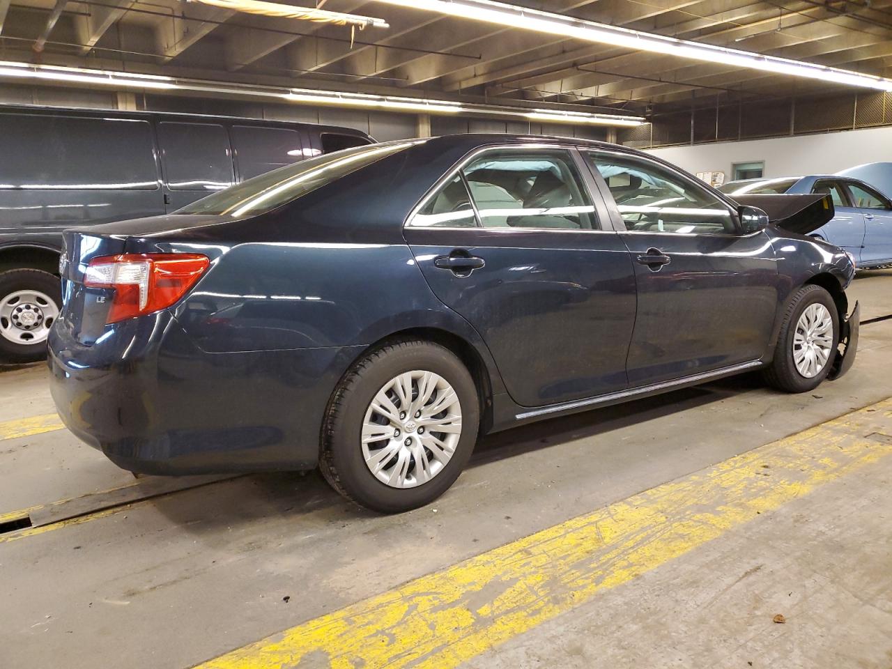 2014 Toyota Camry - Image 3