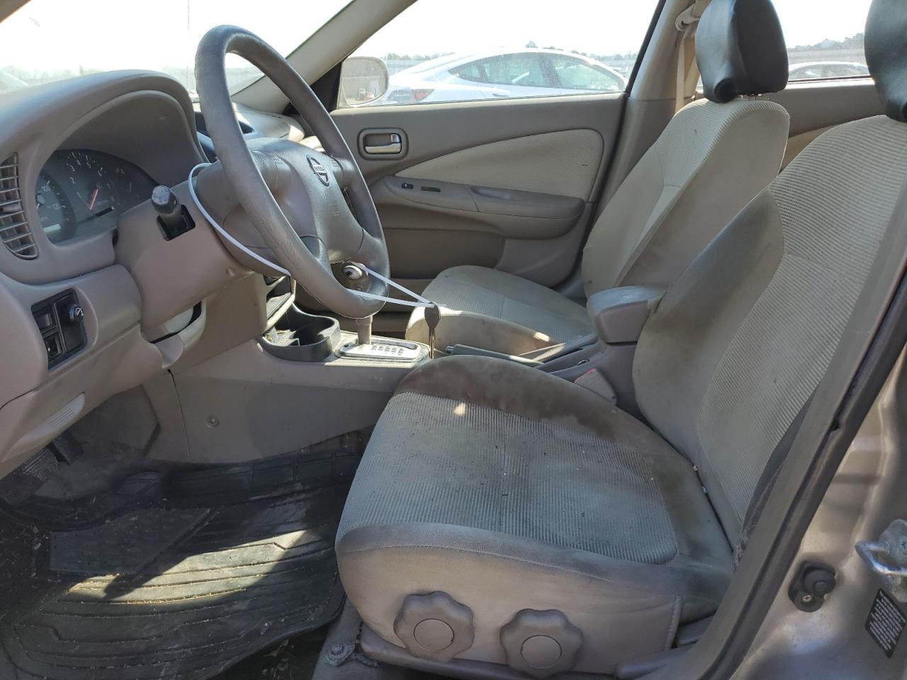 2004 Nissan Sentra - Image 7