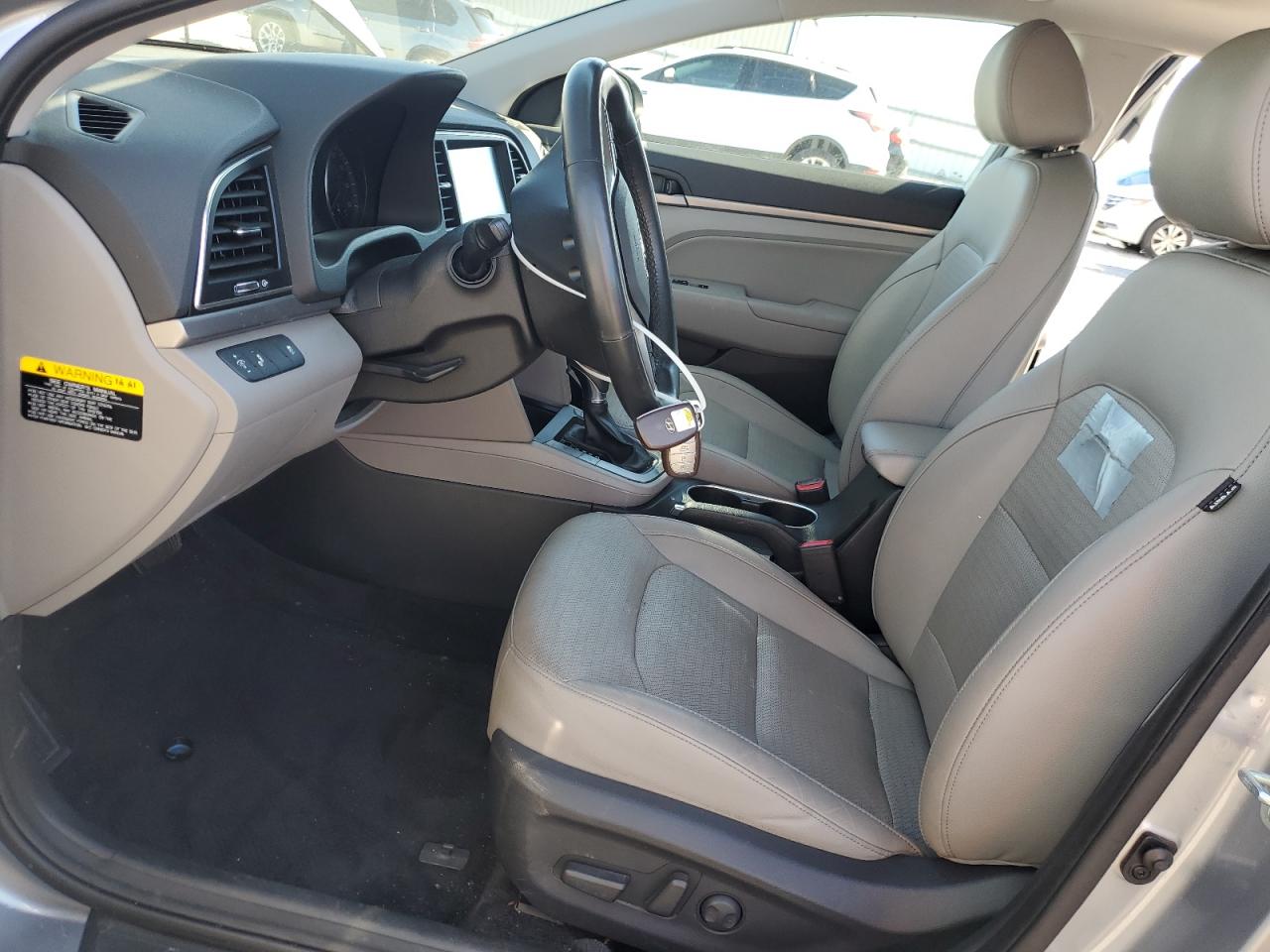 2017 Hyundai Elantra - Image 7