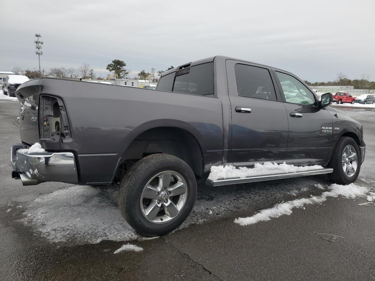 2016 RAM 1500 - Image 3