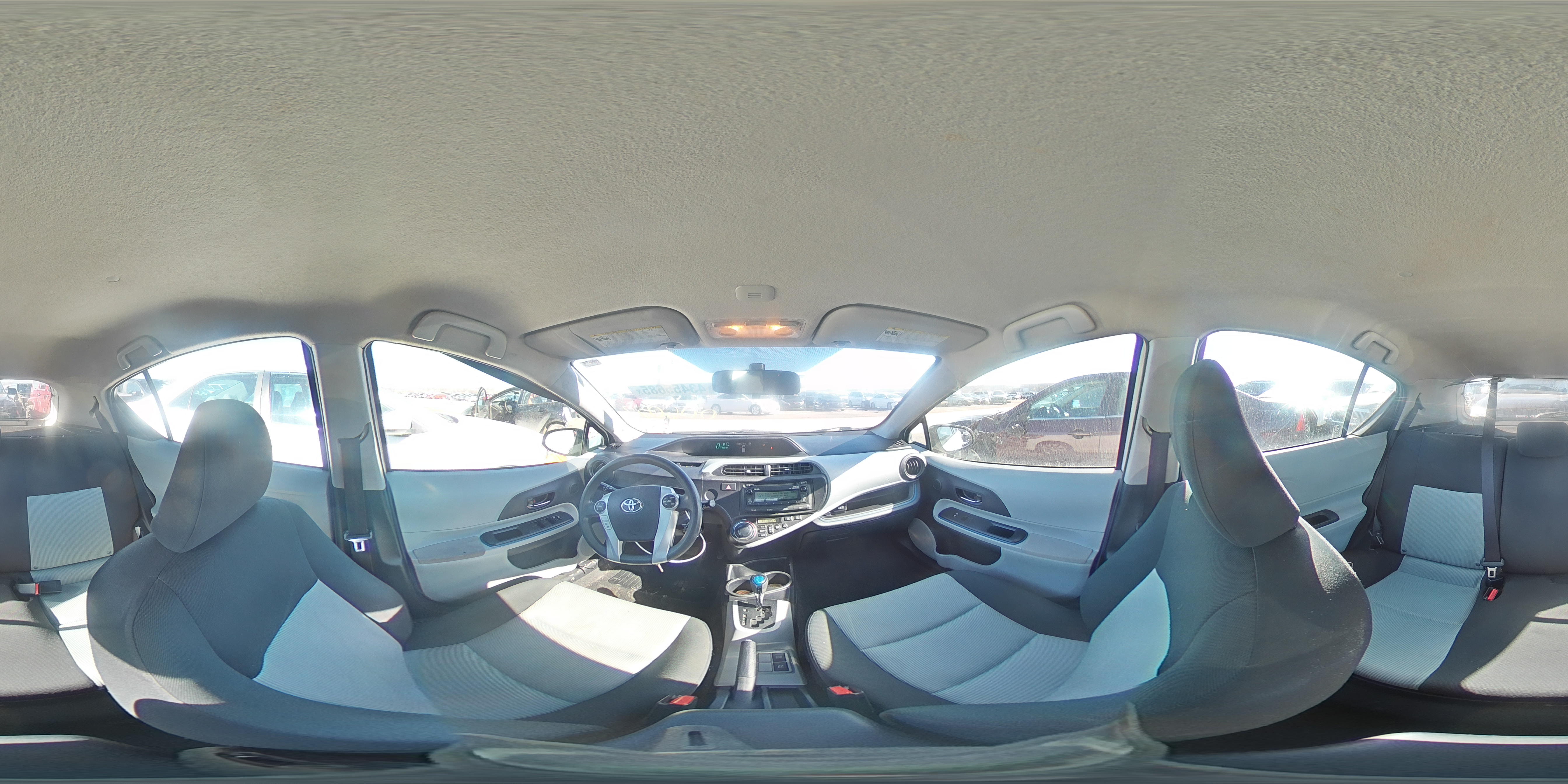 2012 Toyota Prius - Image 13