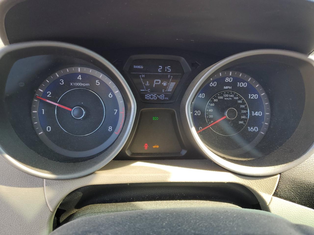 2016 Hyundai Elantra - Image 9