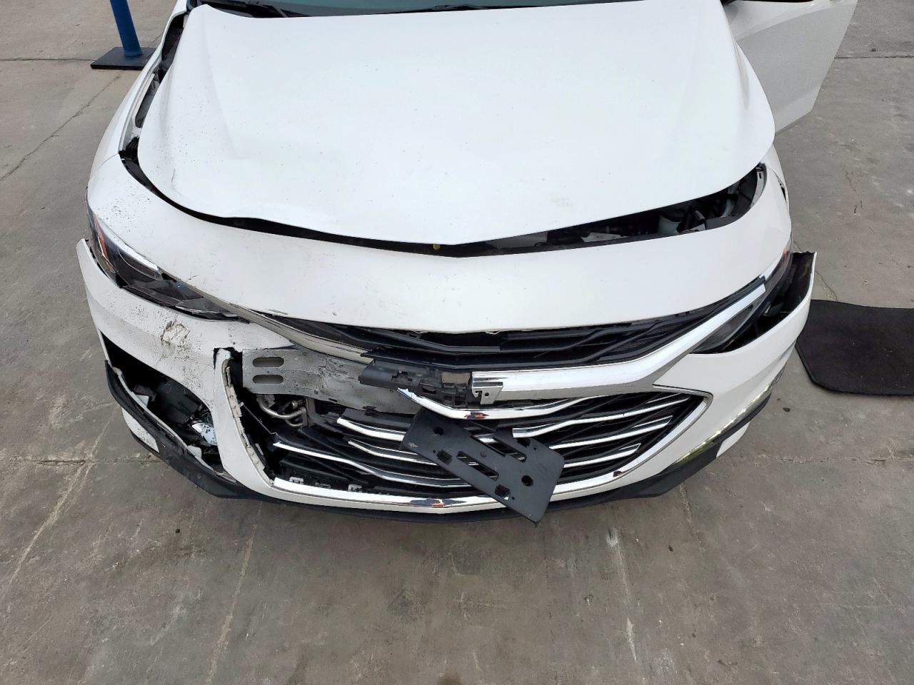 2022 Chevrolet Malibu - Image 12