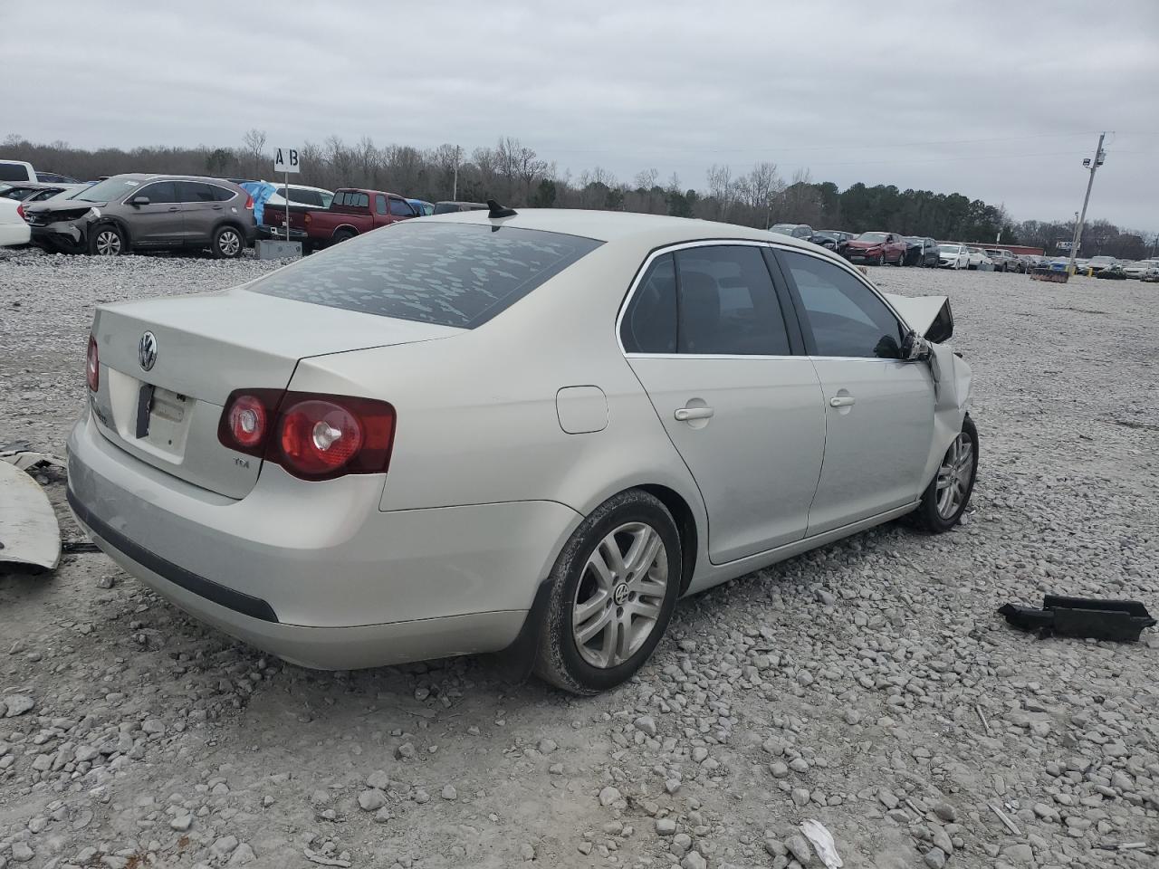 2010 Volkswagen Jetta - Image 3
