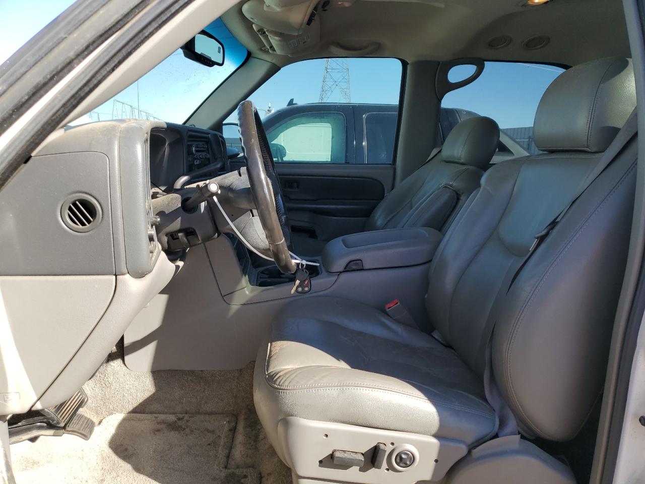 2003 Chevrolet Tahoe - Image 7