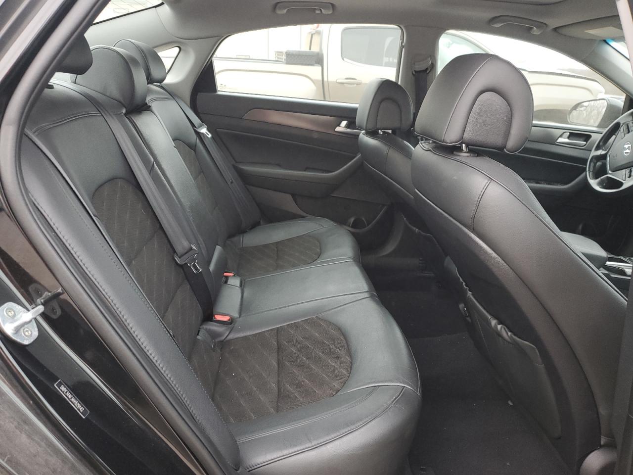 2017 Hyundai Sonata - Image 10