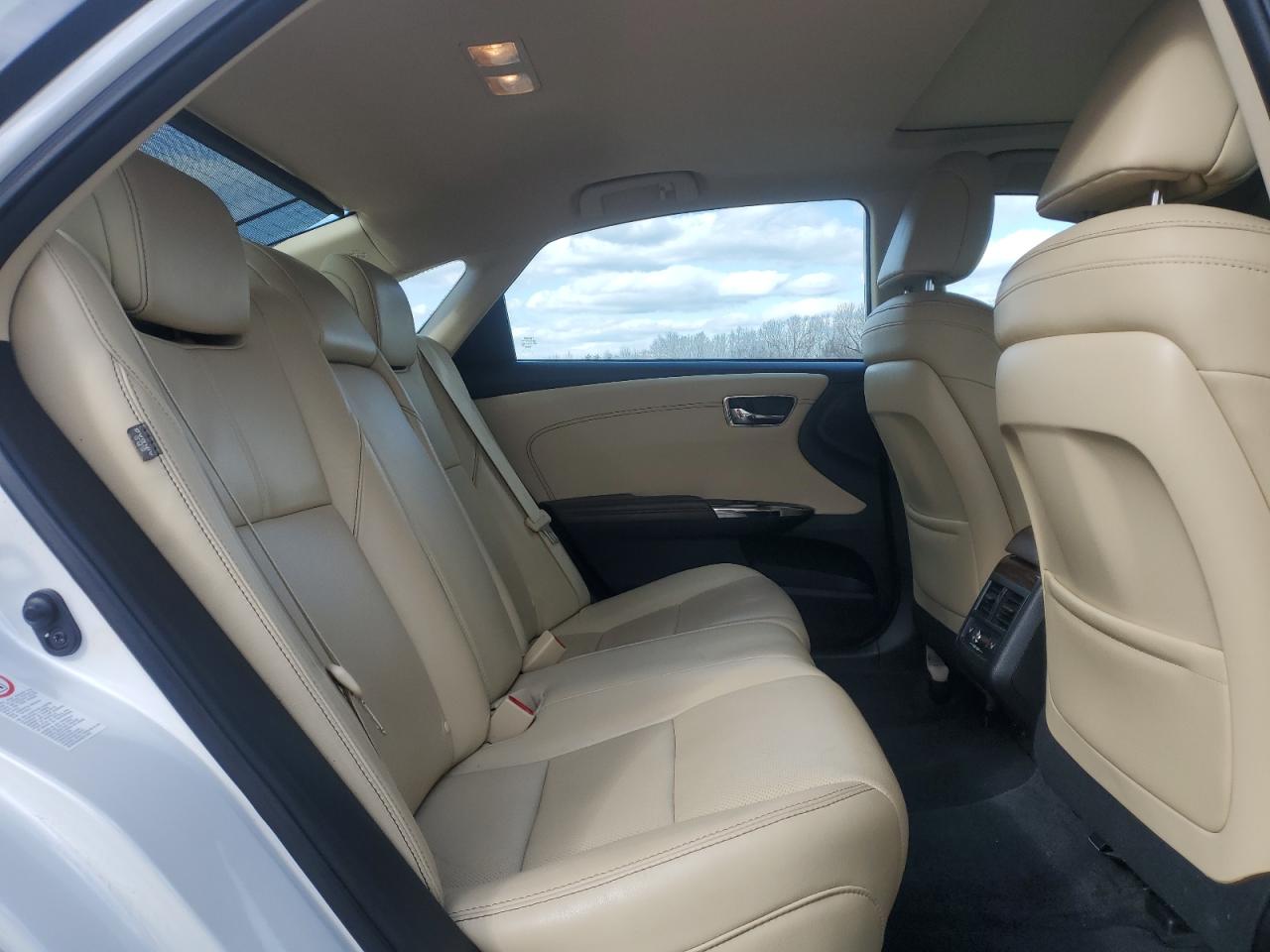 2013 Toyota Avalon - Image 11