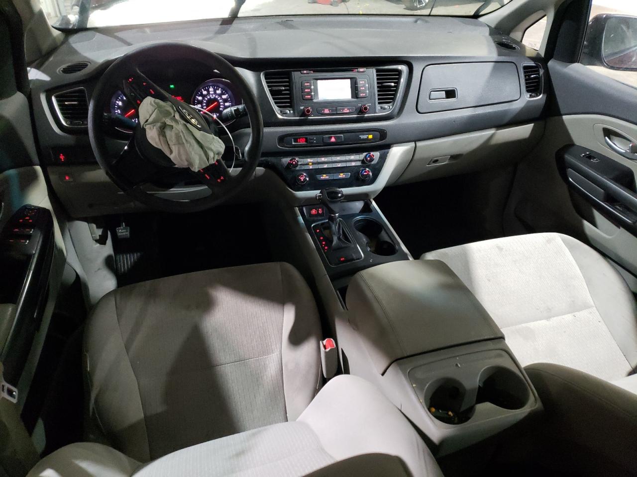 2017 Kia Sedona - Image 8