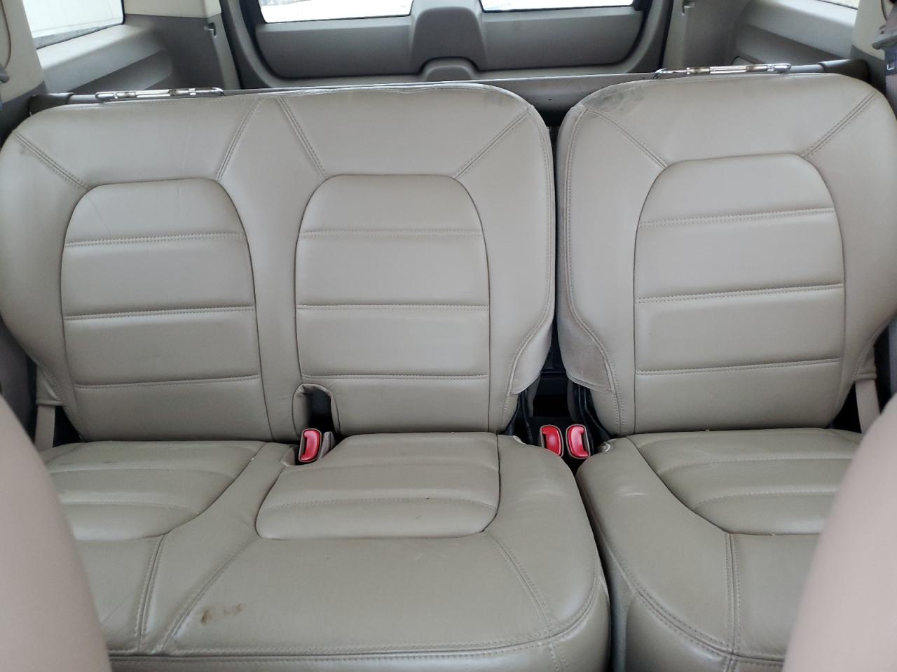 2002 Ford Explorer - Image 10