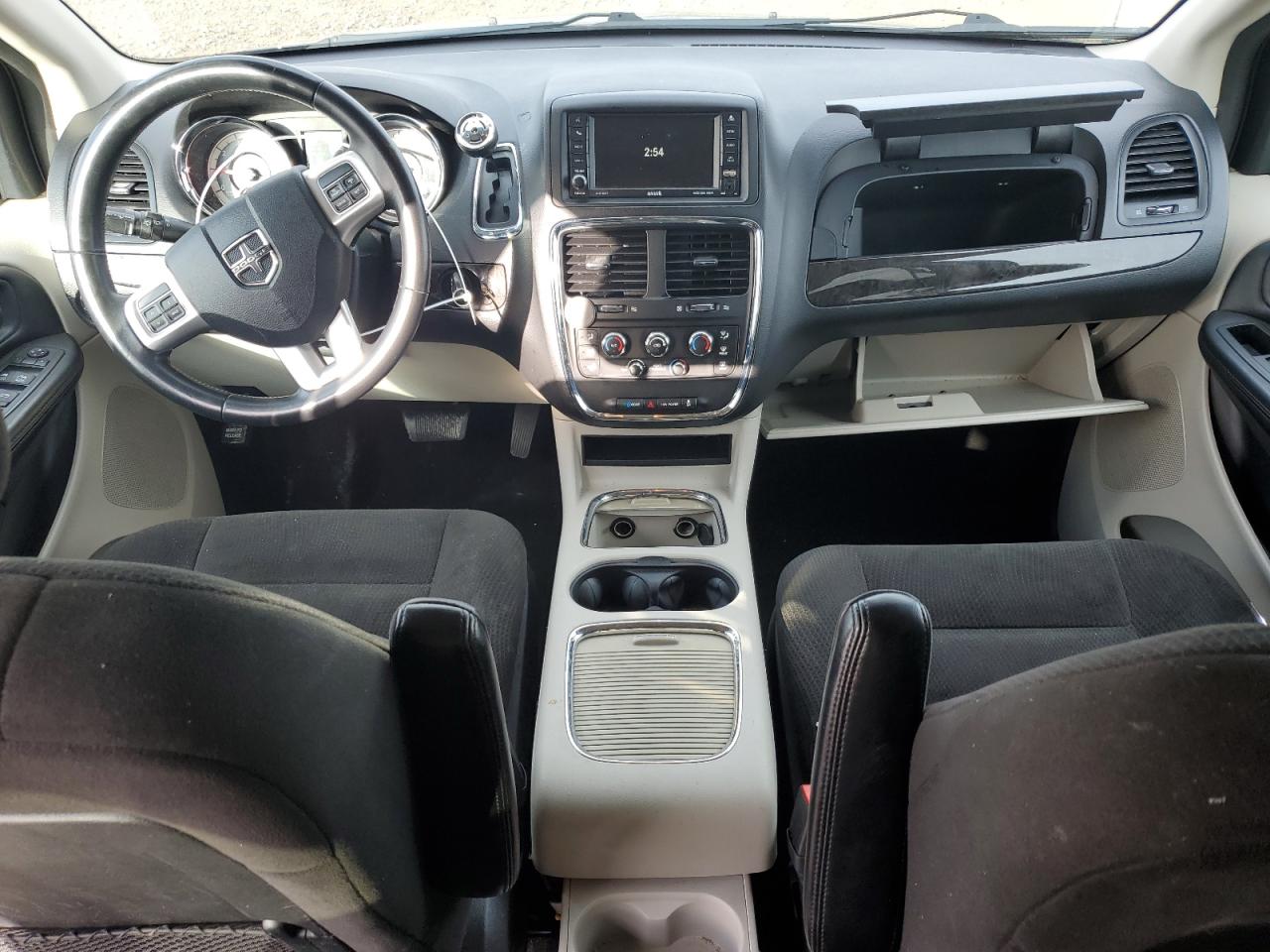 2016 Dodge Caravan - Image 8