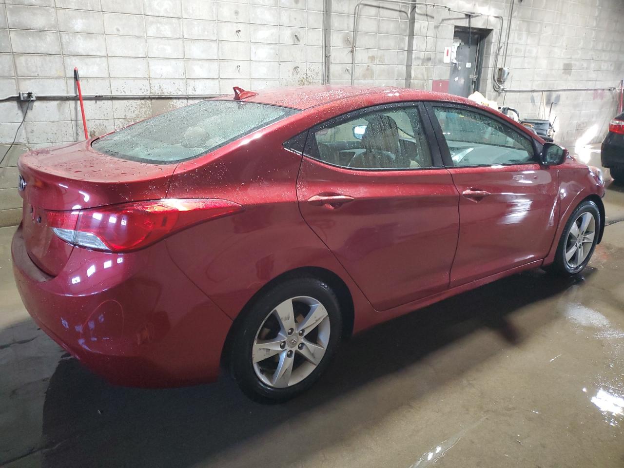 2013 Hyundai Elantra - Image 3
