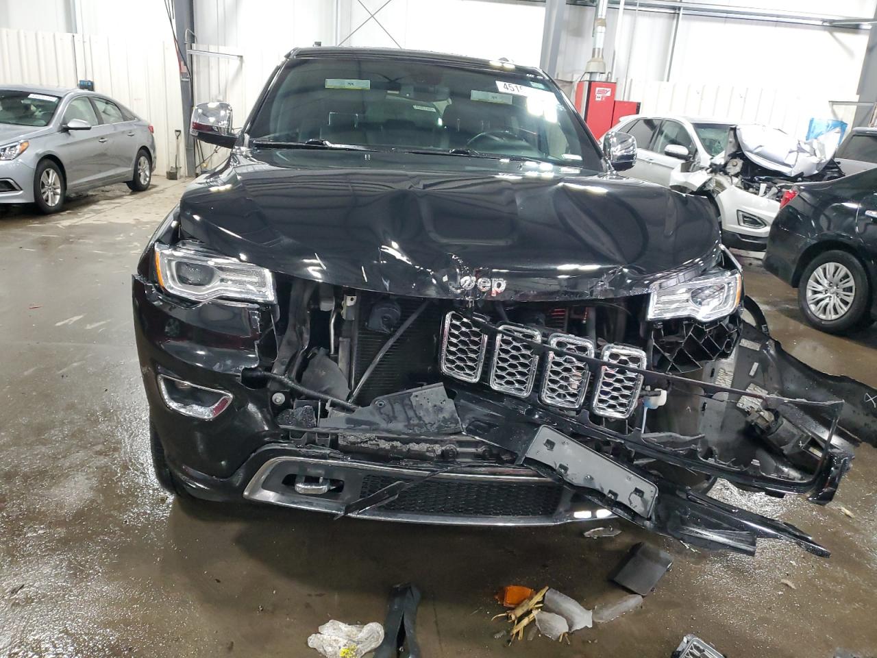 2018 Jeep Grand Cherokee - Image 5