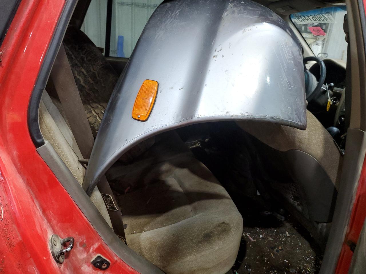 2004 Hyundai Santa Fe - Image 11