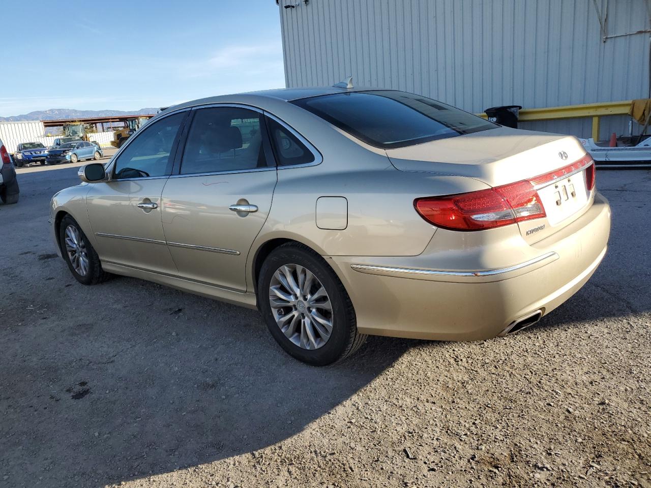 2011 Hyundai Azera - Image 2