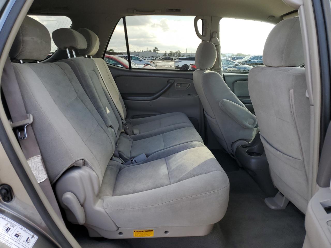2006 Toyota Sequoia - Image 11