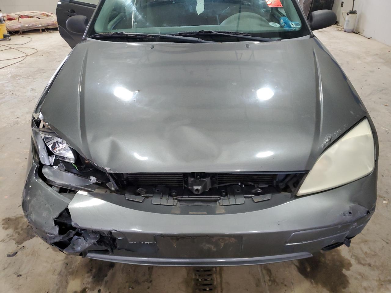 2005 Ford Focus - Image 11