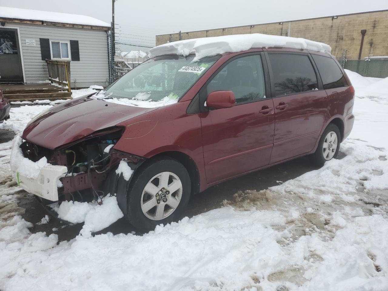 2004 Toyota Sienna - Image 1
