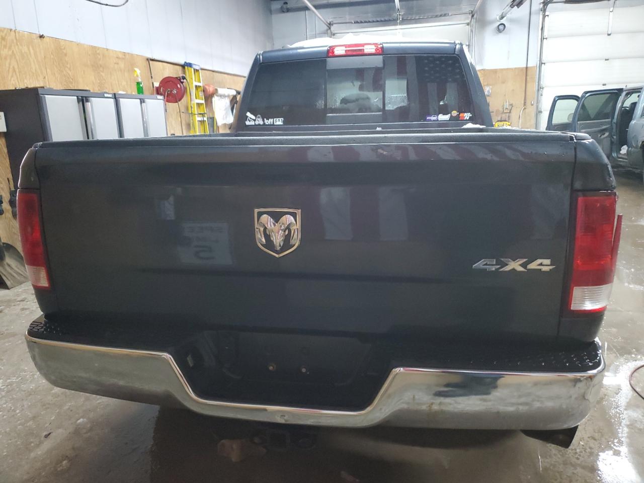 2016 RAM 1500 - Image 6