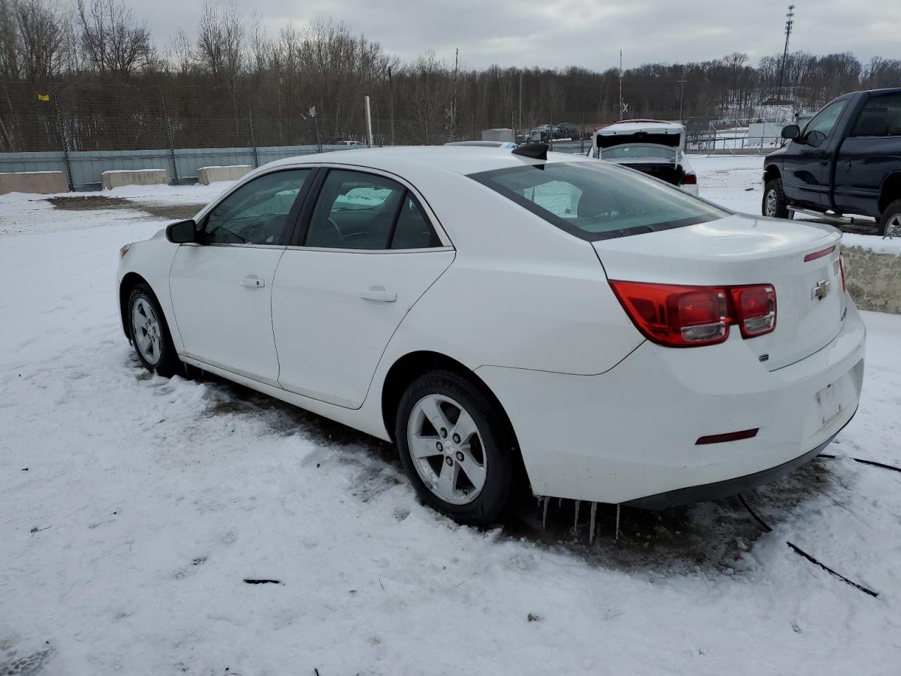 2016 Chevrolet Malibu - Image 2