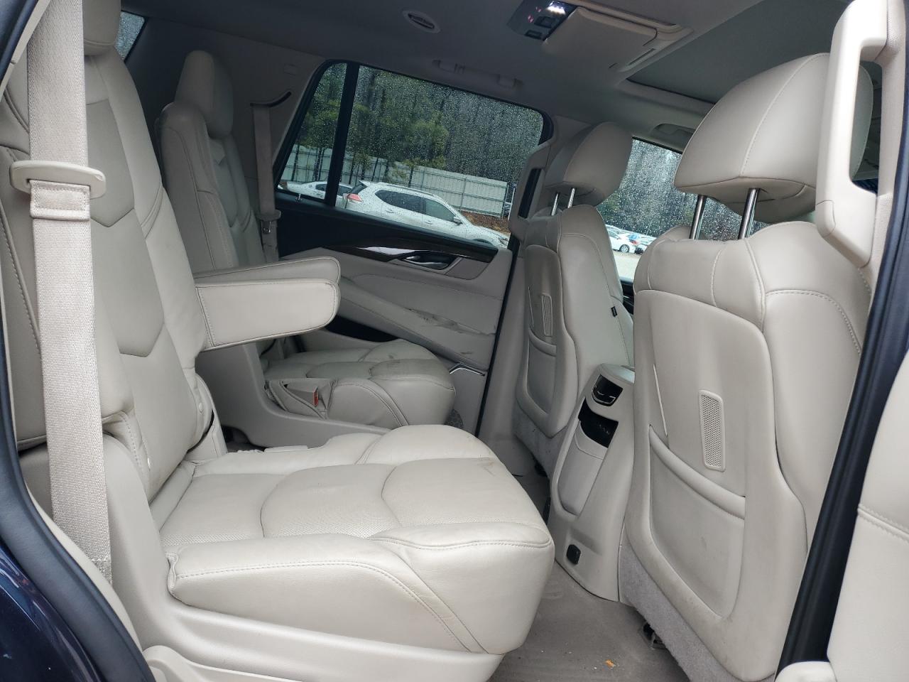 2019 Cadillac Escalade - Image 11