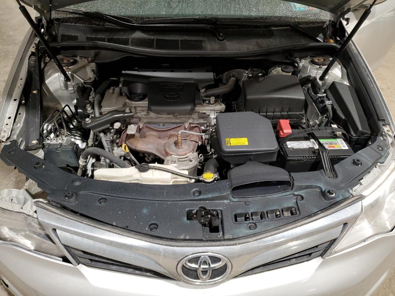 2014 Toyota Camry - Image 13