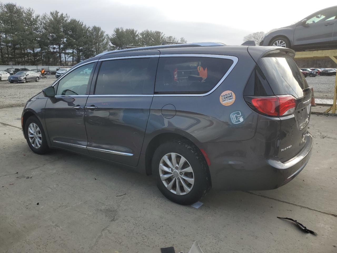 2019 Chrysler Pacifica - Image 2