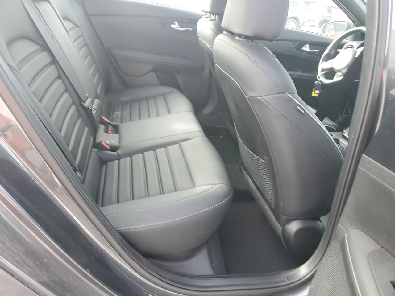 2023 Kia Forte - Image 10