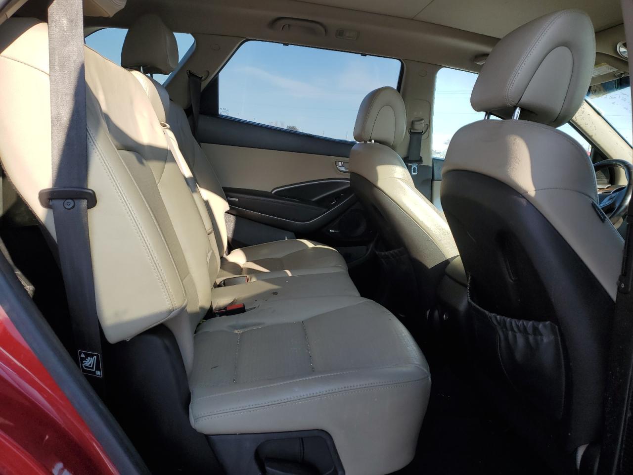 2014 Hyundai Santa Fe - Image 11