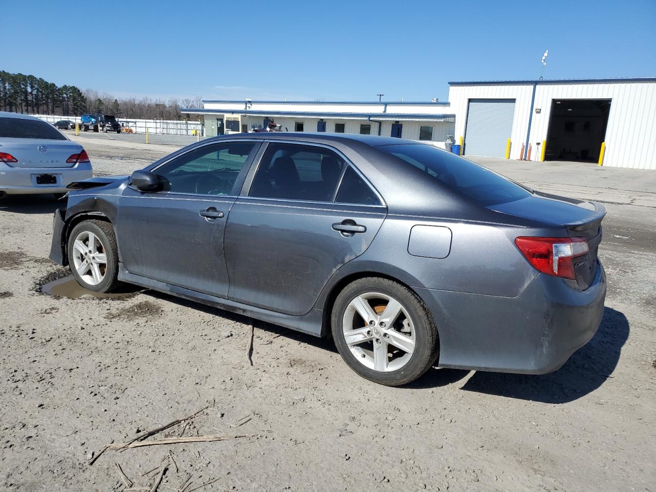 2014 Toyota Camry - Image 2